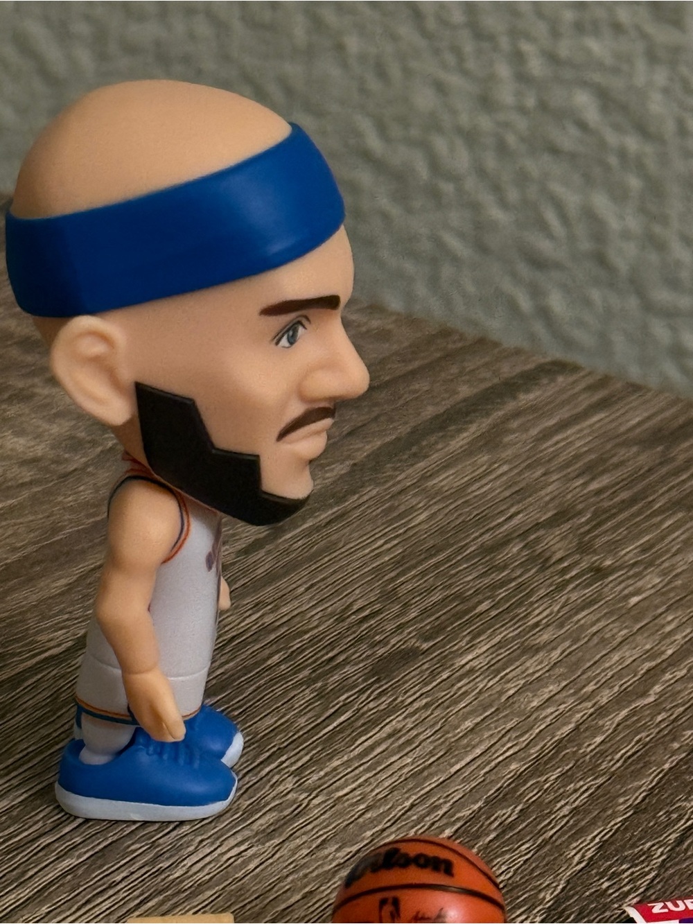Alex Caruso Oklahoma City Thunder White Jersey NBA Ballers Series 2 - Picture 3 of 8